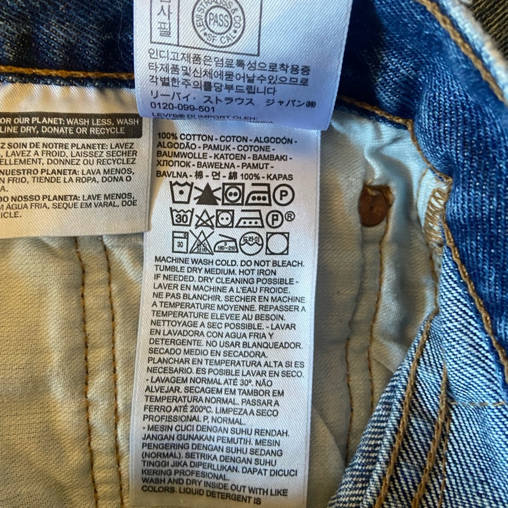 Levi’s 501 Jeans - Picture 5 of 10